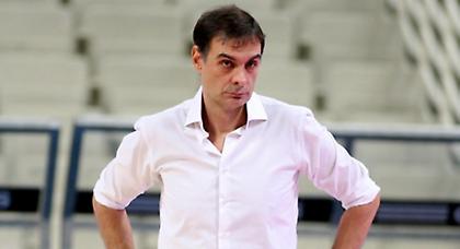 Ο προπονητής «ειδικού σκοπού» του Ολυμπιακού και το έλλειμμα εμπιστοσύνης στο πρόσωπο του Μπαρτζώκα