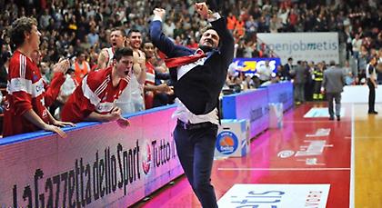 Ο προπονητής τρελάθηκε! (video)