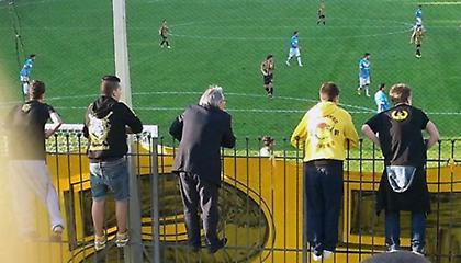 Ένας ηλικιωμένος στα... κάγκελα για τον Άρη!