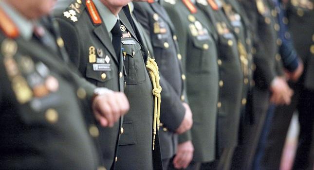 Aυξήσεις στους μισθούς των ενστόλων από τέλη Νοέμβρη