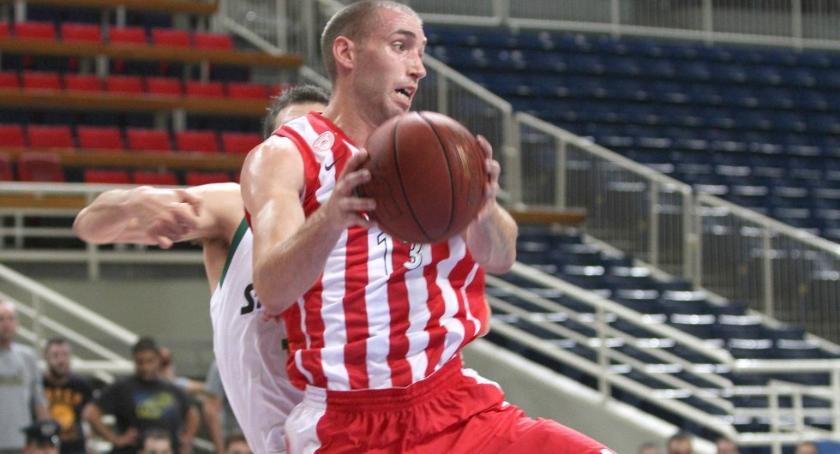 Μπήκαν Λοτζέσκι-Κατσίβελης