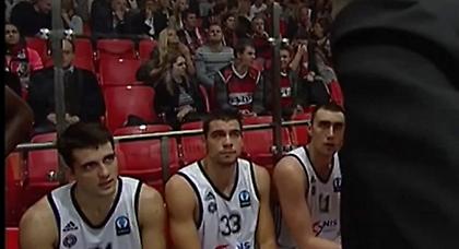 Τα «μπινελίκια» του Βουγιόσεβιτς (video)