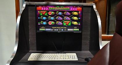 Έστησαν… καζίνο μέσα σε internet cafe