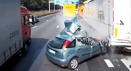 Επιβίωσε από το πιο σφοδρό τροχαίο