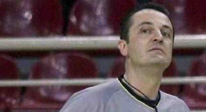 Τραυματισμός διαιτητή και καθυστέρηση στο Άρης-ΠΑΟΚ