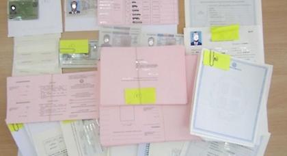 Στη «φάκα» 19χρονος για πλαστογραφία