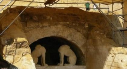 «Οι Έλληνες εύχονται ο Μ. Αλέξανδρος να έρθει να τους σώσει»