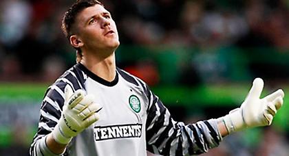 Πλάκωσαν στο… ξύλο τον τερματοφύλακα της Σέλτικ!