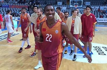 Διώχνει Σμιθ, κοιτάζει Γκόρντον η «Γαλατά»