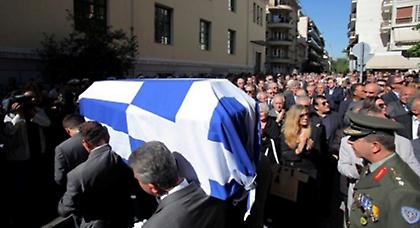 Το τελευταίο «αντίο» στον Γιάννη Χαραλαμπόπουλο