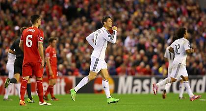 Βασίλισσα στο… κόκκινο!