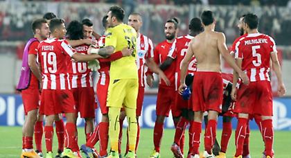 Ο «Σούπερμαν» Ρομπέρτο και η υπόκλιση στον Καρεμπέ