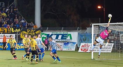 Κάτι σαν Τσιάρτας, αλλά με δεξί πόδι