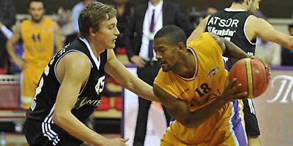 Απτόητες Καρσίγιακα και Νταρουσάφακα, πρώτη ήττα Ζντοβτς