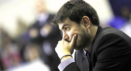 «Να σκύψουμε το κεφάλι και να δουλέψουμε»