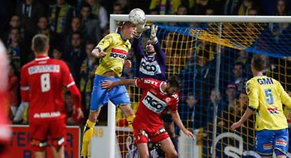 Κοιτάζει κορυφή!