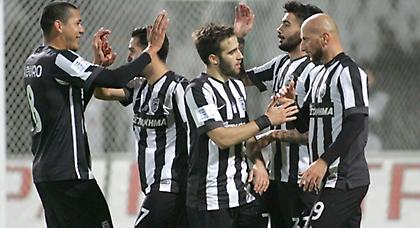 Δεν θέλει να… μπλέξει