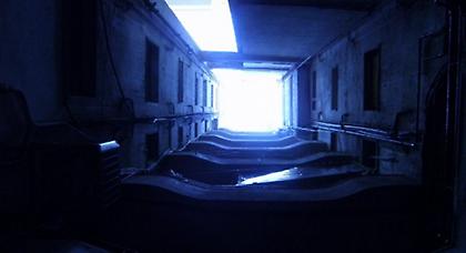 Νεκρό 13χρονο παιδί που έπεσε σε φωταγωγό