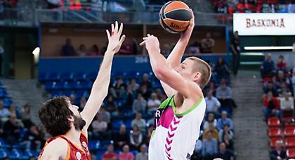 «Λυτρωτής» ο Άιβερσον!