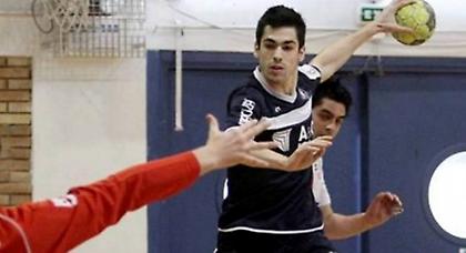 Μεγαλώνει η ελληνική παρέα