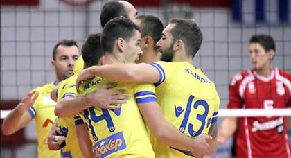 Μόνοι την… Κυριακή