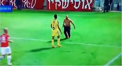 «Ξύλο» οπαδού με παίκτη στο Ισραήλ (video)