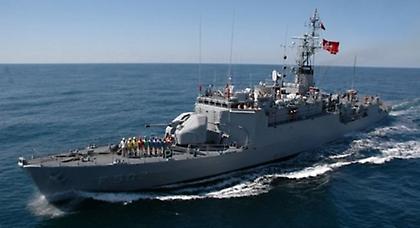Τουρκική κορβέτα κάνει «βόλτες» στα στενά Καφηρέα