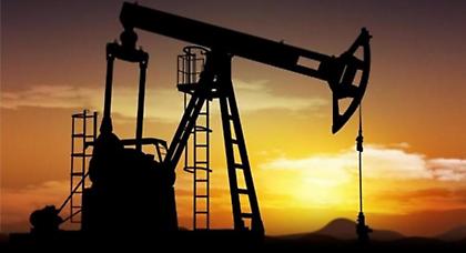 Η Σαουδική Αραβία γκρεμίζει τις τιμές του πετρελαίου