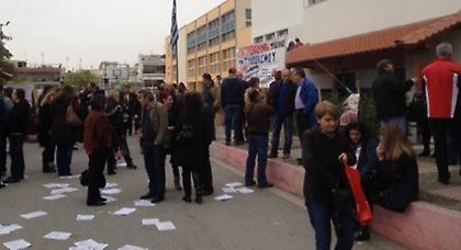 Άγριο ξύλο μεταξύ εκπαιδευτικών-εκπροσωπών της Χρυσής Αυγής και της ΑΝΤΑΡΣΥΑ