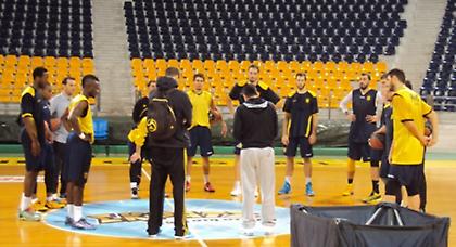 Άπαντες παρόντες