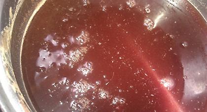 Εργαζόμενοι έπεσαν σε δεξαμενή μούστου