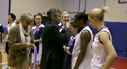 «Καθάρισε» η Χατζηνικολάου