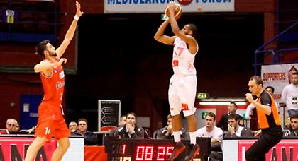 Χαριστική… βολή στην Αρμάνι!