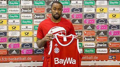 Υπέγραψε για ένα μήνα ο ΜακΚάλεμπ