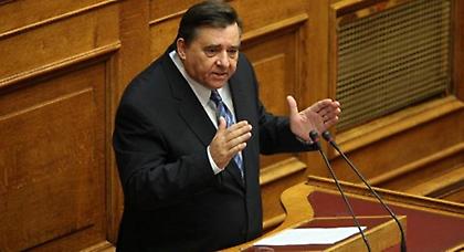 Παραπέμπεται για δύο κακουργήματα ο Καρατζαφέρης