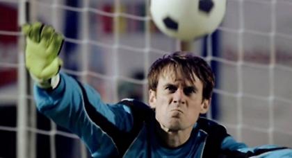 Έφαγε τα πέναλτι...στη μάπα (video)