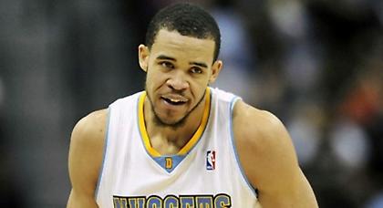 Φίλησε μια ηλικιωμένη ο ΜακΓκι (video)