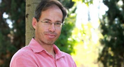 Αυτόγραφα, υπογραφές στο βιβλίο και συμβουλές από τον μέγιστο Μαυρωτά