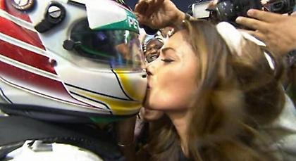 Η συγκίνηση του Χάμιλτον και το φιλί της Νικόλ