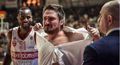 Κάτι μεταξύ Γκατούζο και… Hulk Hogan (video)