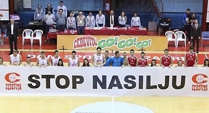 «Σταματήστε τη βία»