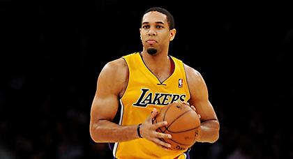 «Βουνό» τα προβλήματα στους Λέικερς