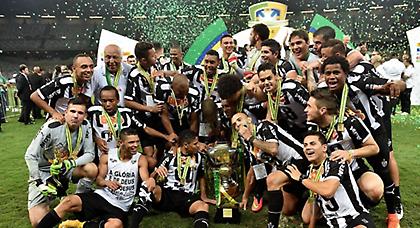 Κούπα και… ξύλο (video)