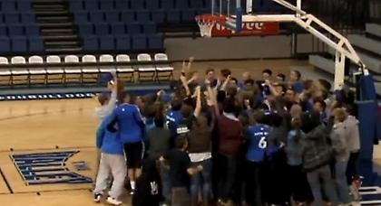 Απίθανο καλάθι, απίστευτοι πανηγυρισμοί (video)