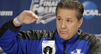 Η σέξι κόρη του προπονητή (pics)