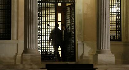 Όπισθεν ολοταχώς με μέτρα - φωτιά για την κυβέρνηση