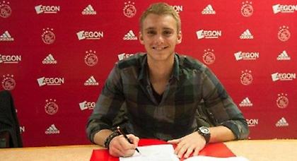 Ανανέωσε με Άγιαξ ο Σίλεσεν