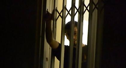 Λιποθύμησε ο απεργός πείνας Νίκος Ρωμανός