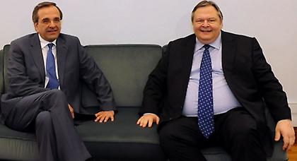 Αντιφατικά μηνύματα περί εκλογών μετά την εμπλοκή στις διαπραγματεύσεις