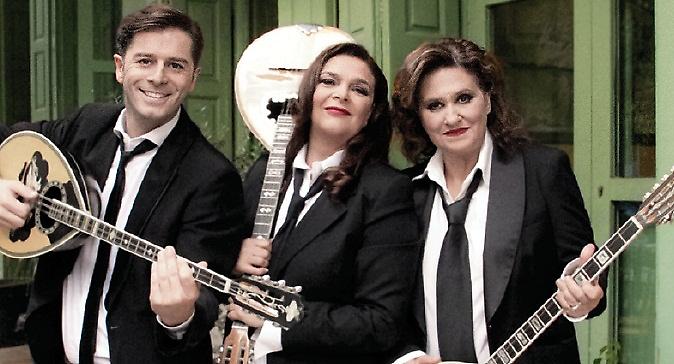 Η Κατερίνα Κούκα, η Λένα Αλκαίου και ο Αλέξανδρος Μπουρδούμης τραγουδούν Μόνο Ζαμπέτα